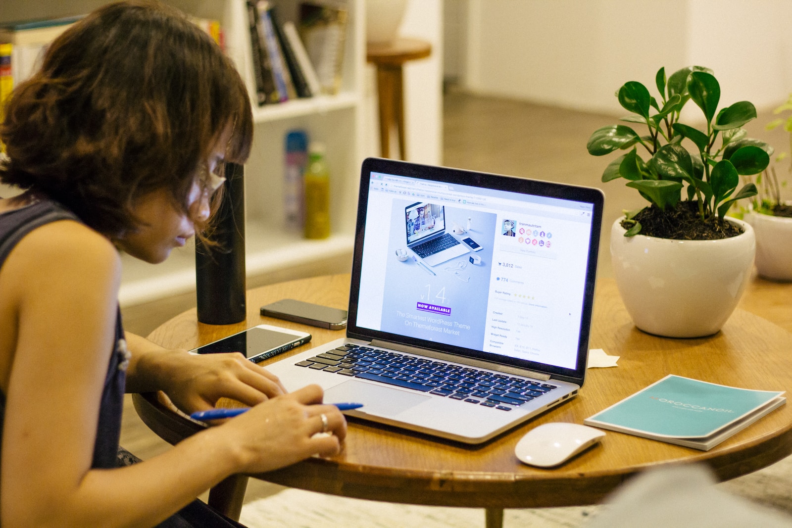 woman browsing on her laptop, online business growth